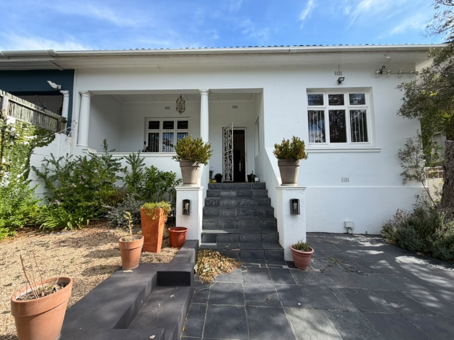 3 Bedroom Property for Sale in Vredehoek Western Cape
